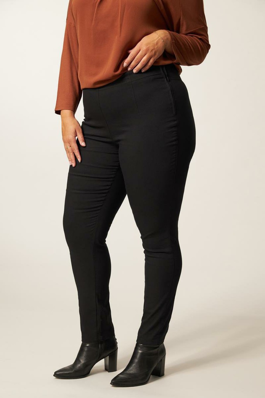 PLUS Miss Etam | Broek 'Belle' Zwart 32"